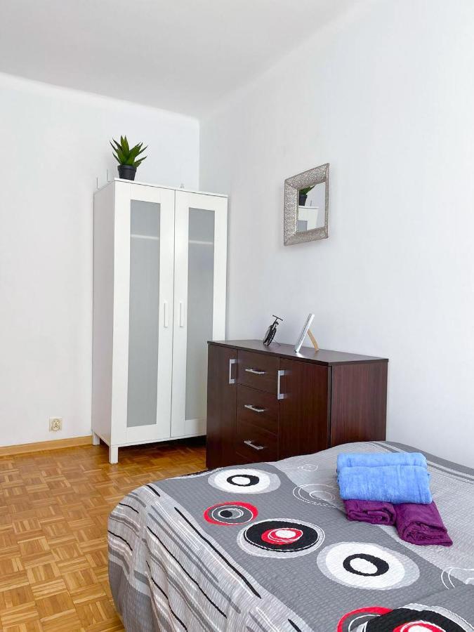 Room №3 Grzybowska 5 The Very Center Of Варшава Екстериор снимка